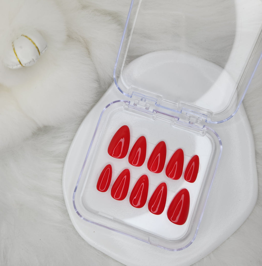 Basic Nails_Red