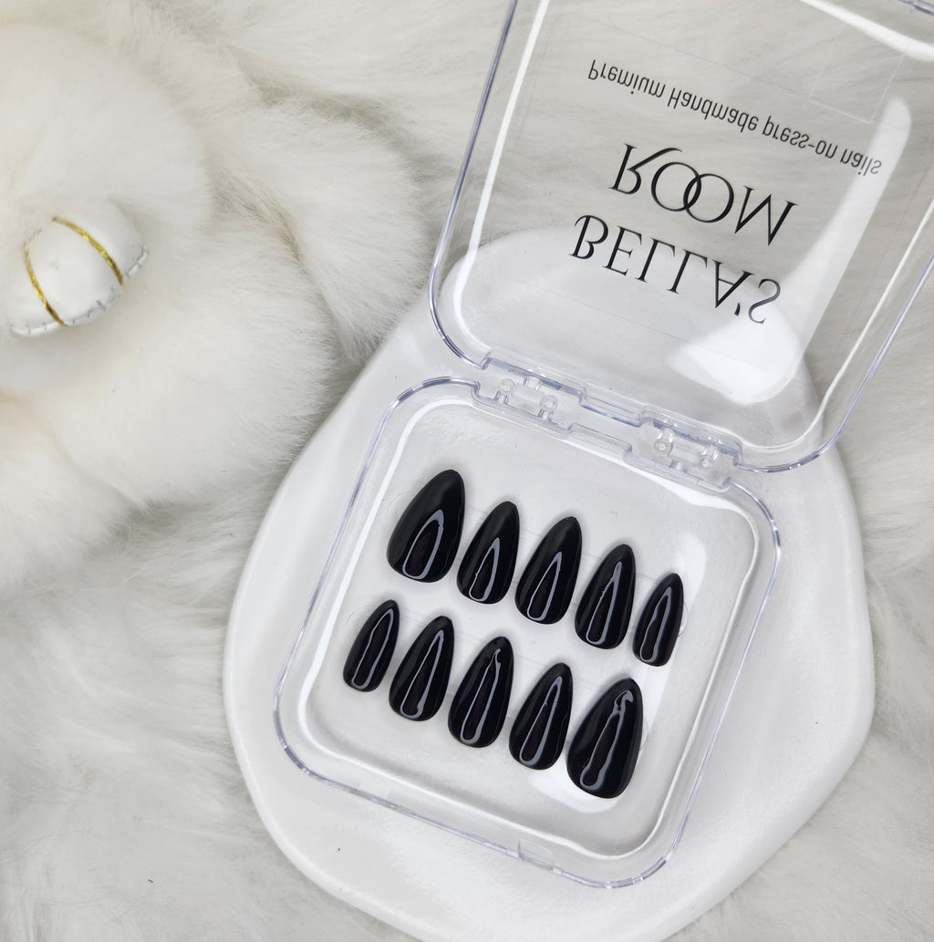Basic Nails_Black