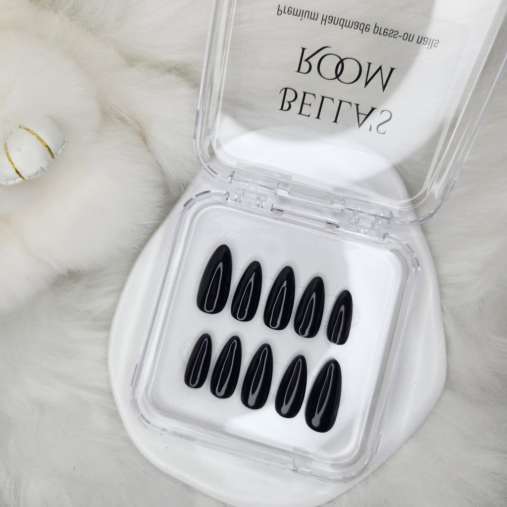 Basic Nails_Black