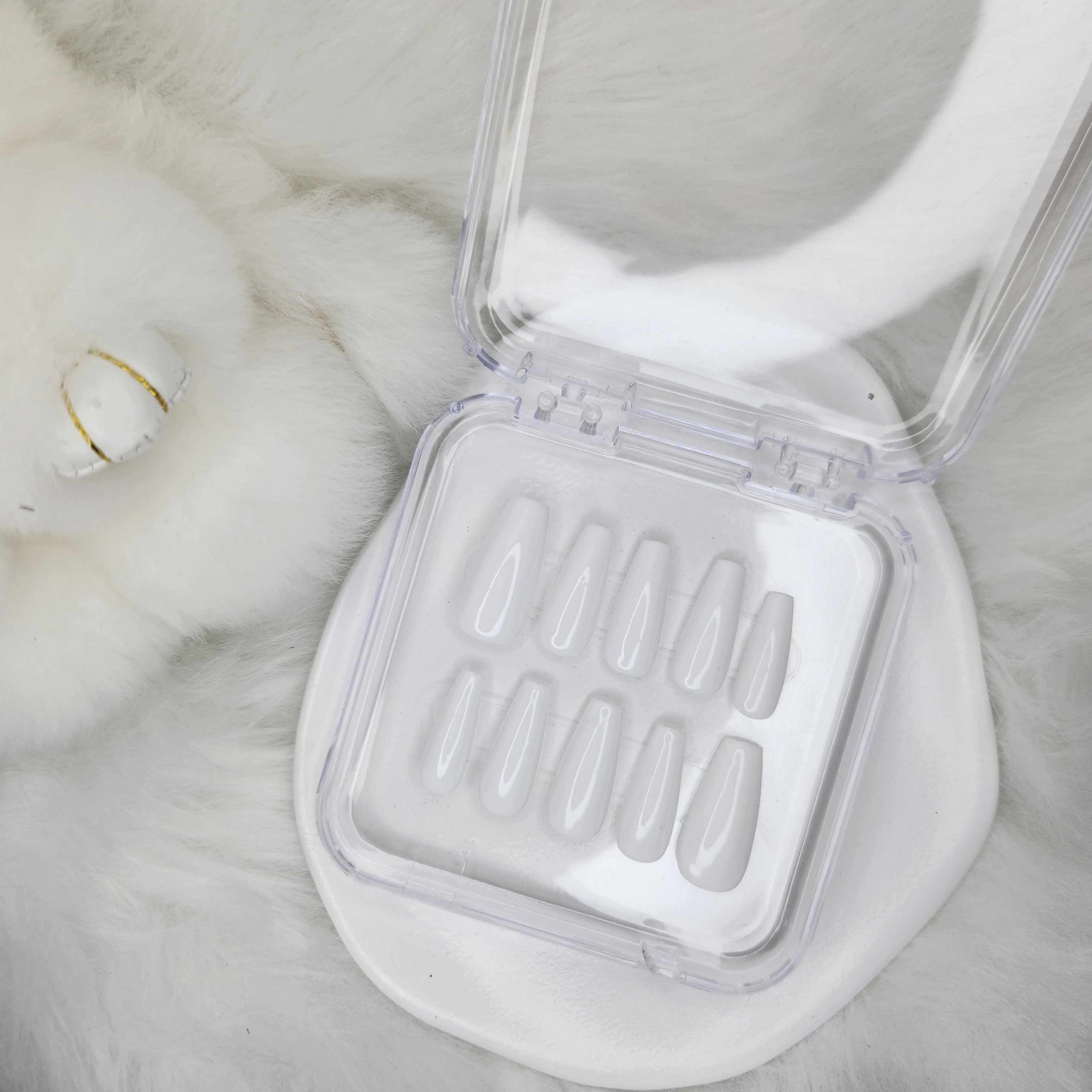 Basic Nails_ White