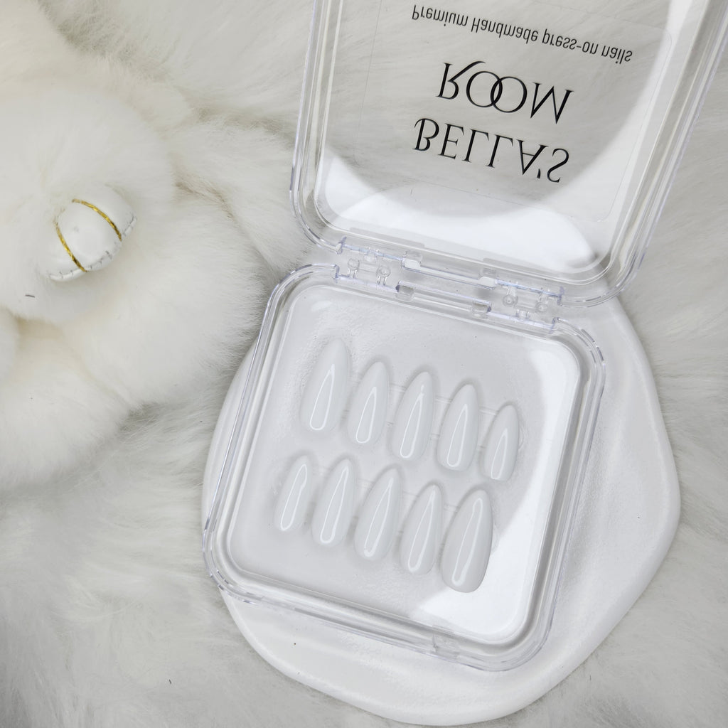 Basic Nails_ White
