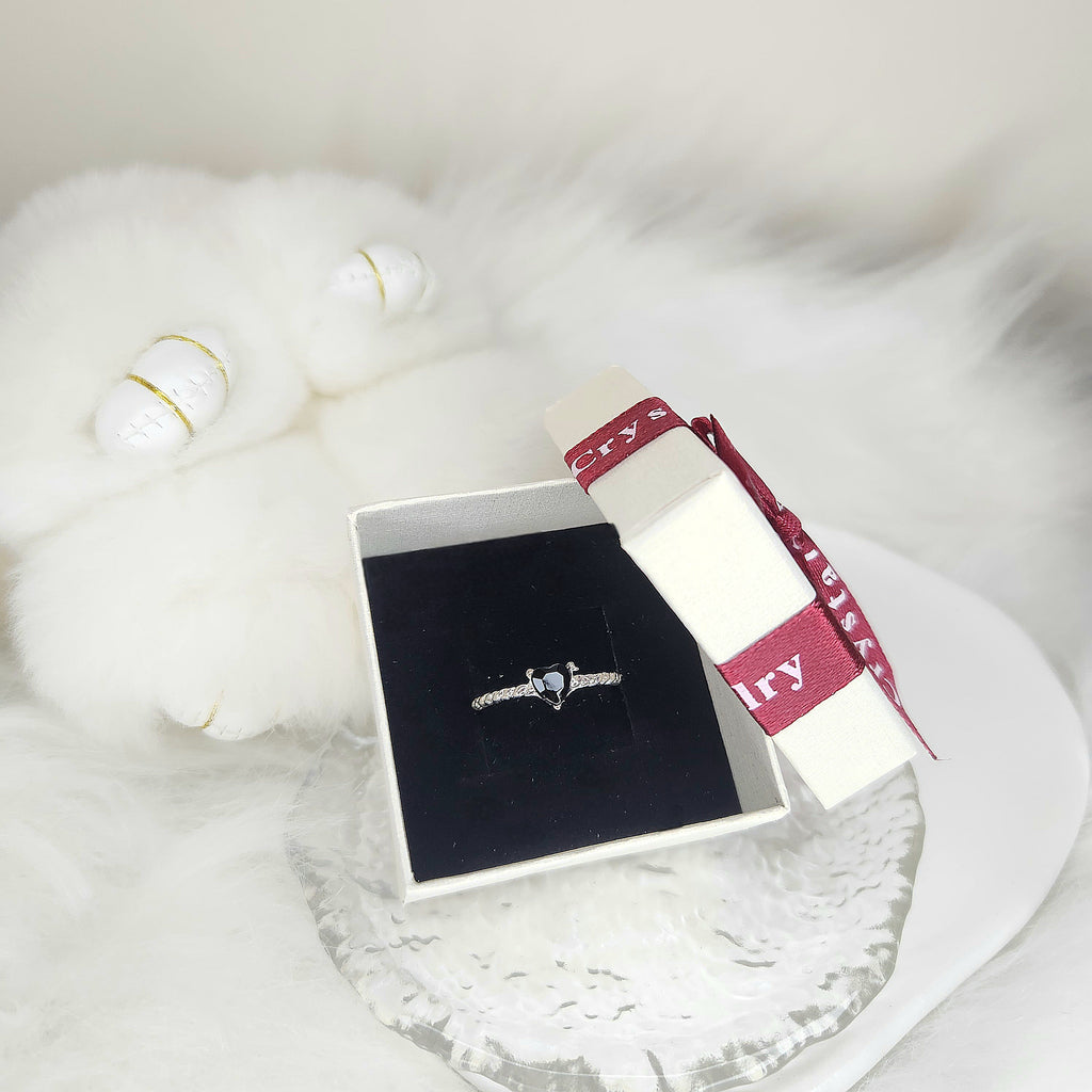 Black heart ring