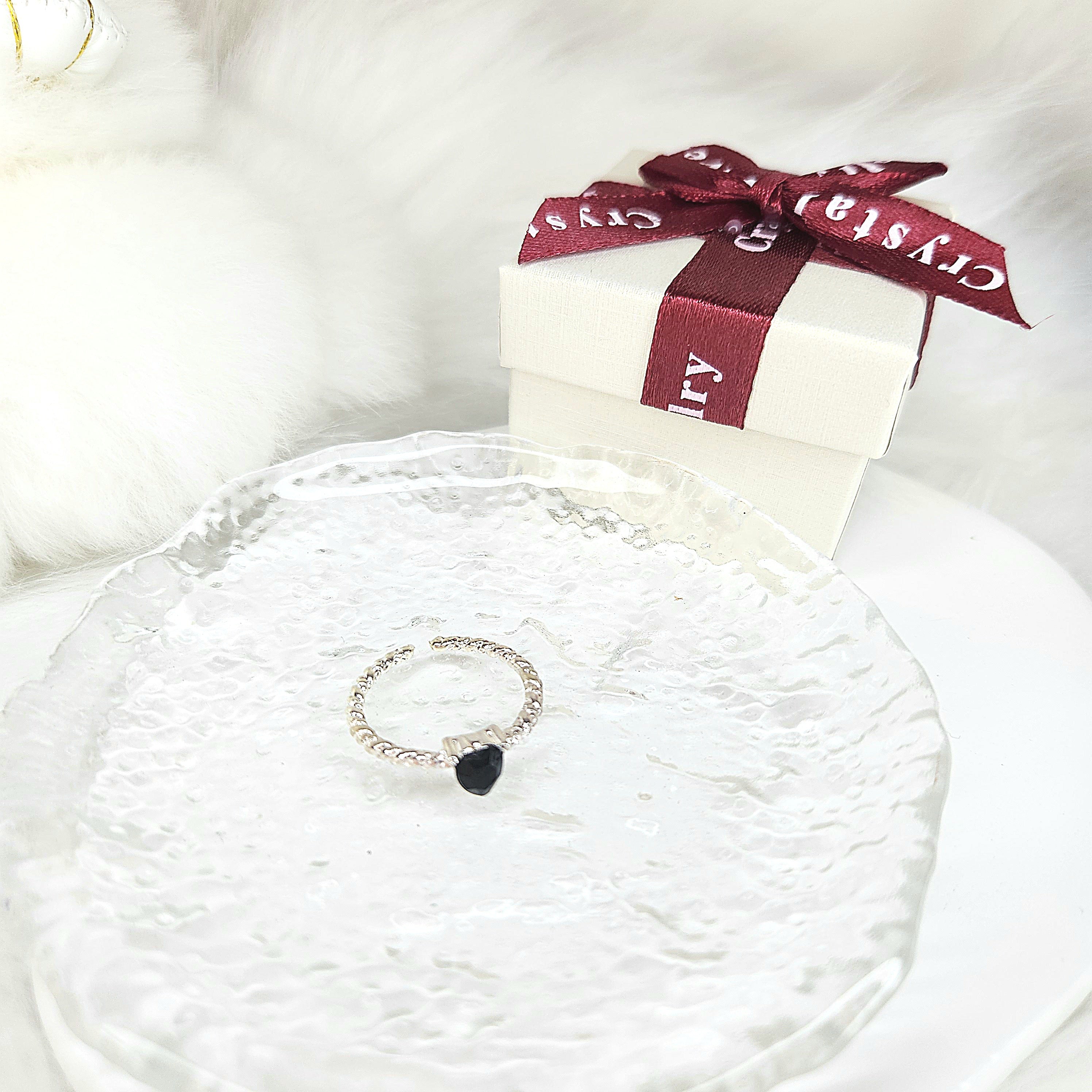 Black heart ring