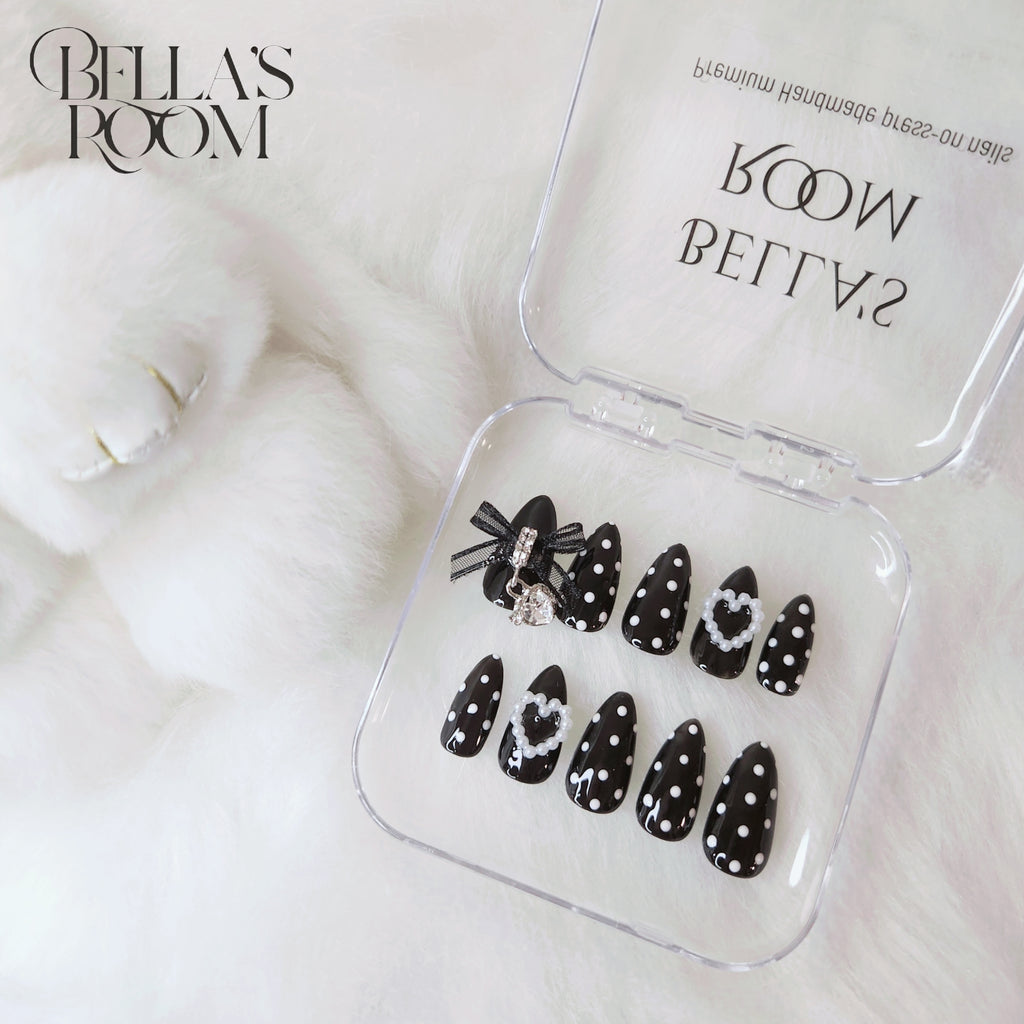 Dotty Nail Set (Black & White)