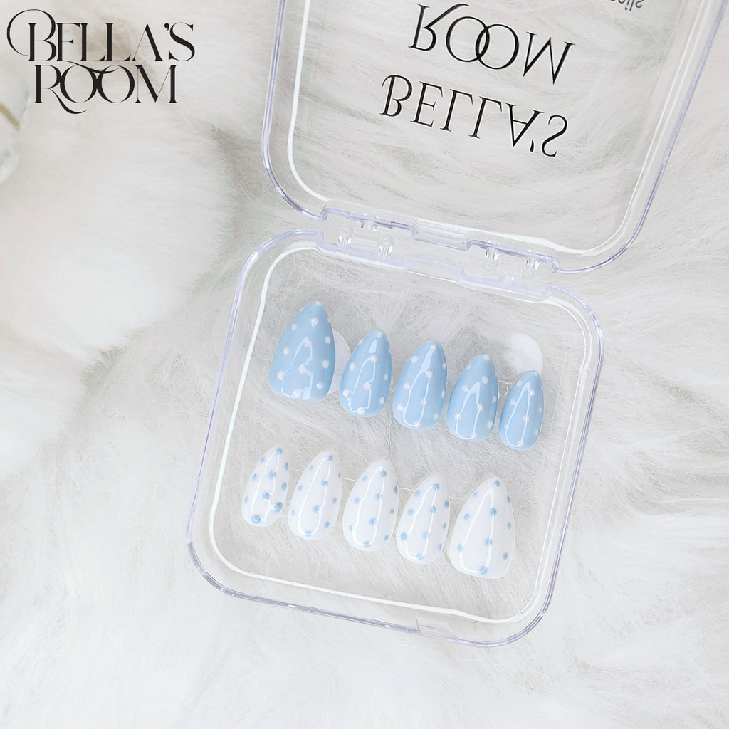 Dot Nail _ White & Baby Blue