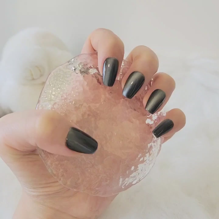 Black cat's eye
